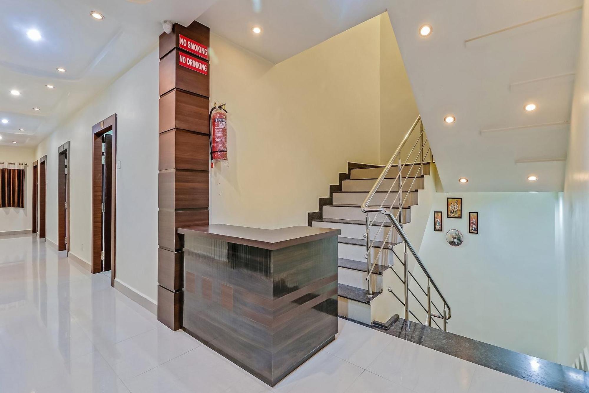 OYO 48685 Hotel Royal Raj Nandgaon Dış mekan fotoğraf