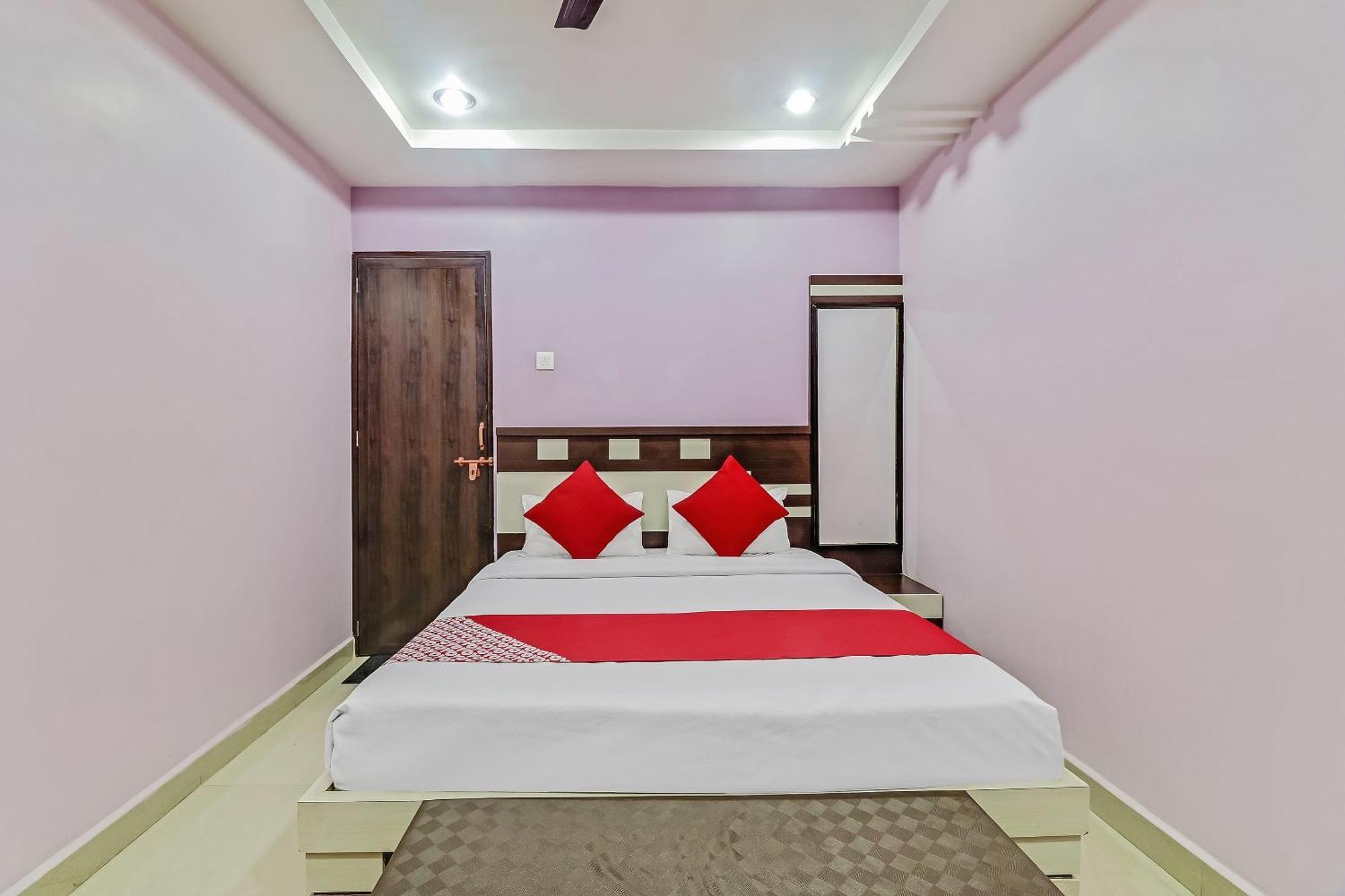 OYO 48685 Hotel Royal Raj Nandgaon Dış mekan fotoğraf