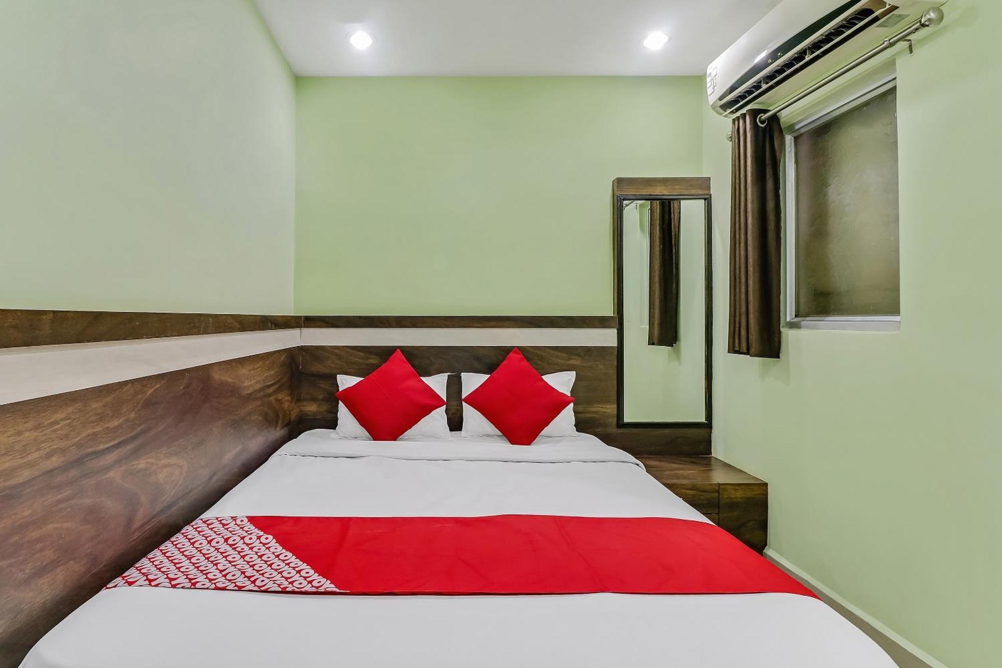 OYO 48685 Hotel Royal Raj Nandgaon Dış mekan fotoğraf